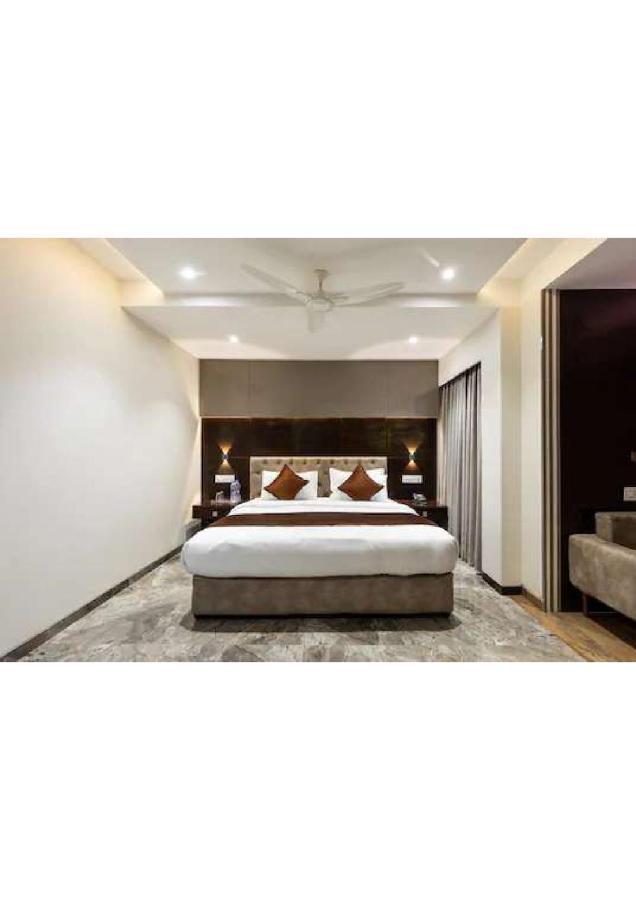 Hotel Shivay President 乌贾因 外观 照片