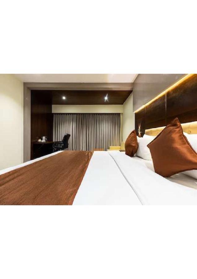 Hotel Shivay President 乌贾因 外观 照片