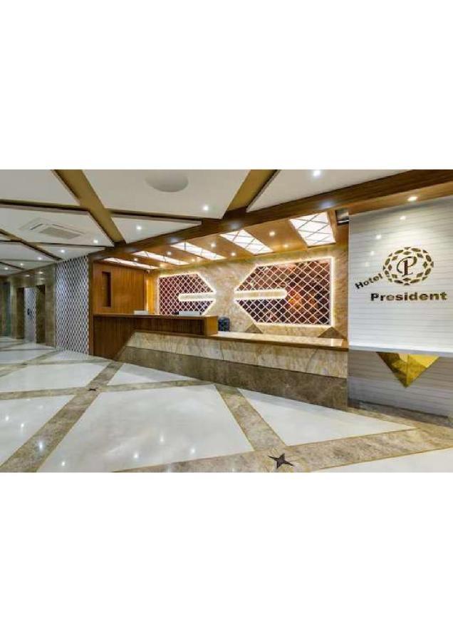 Hotel Shivay President 乌贾因 外观 照片
